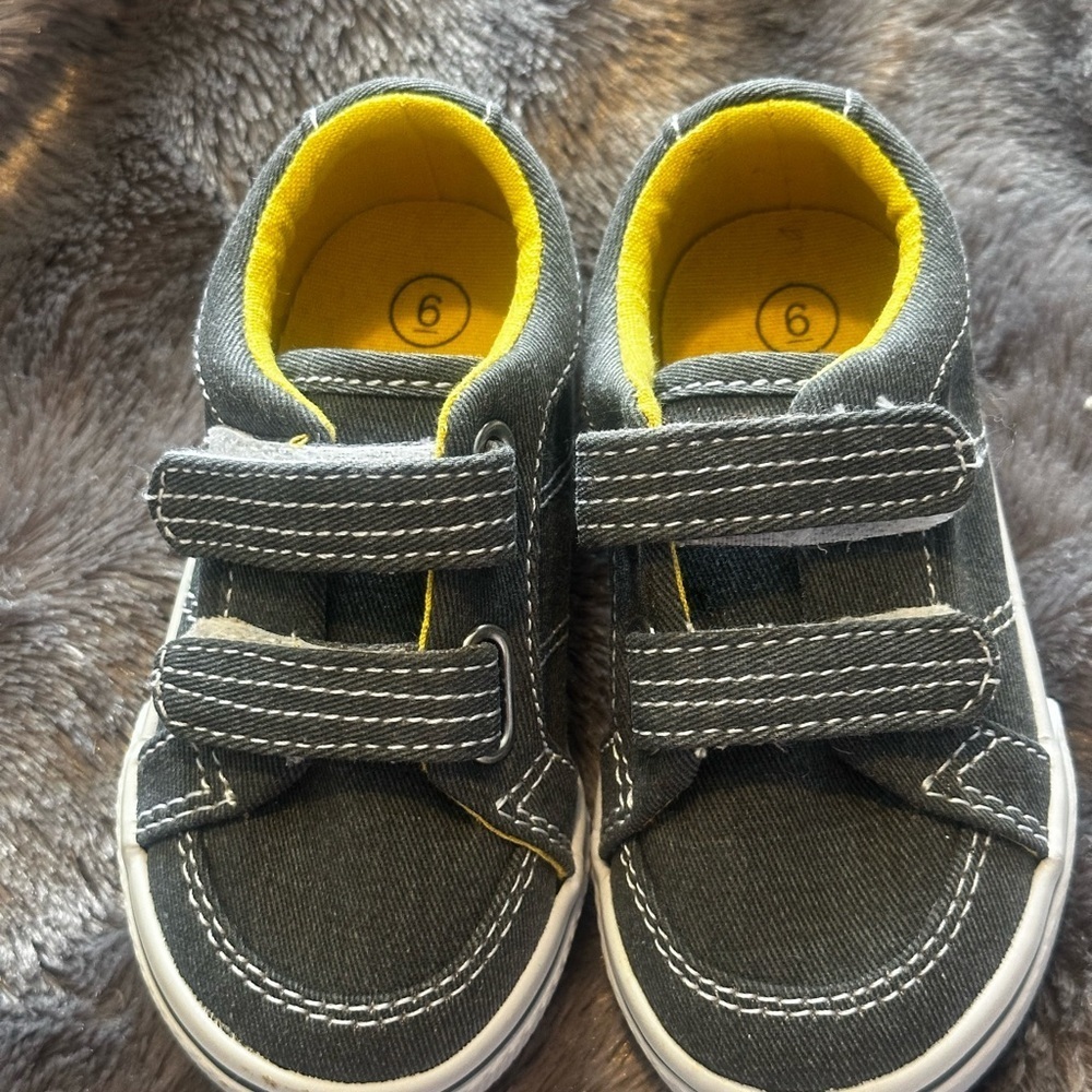 Circo Gray and Yellow Kids Sneakers